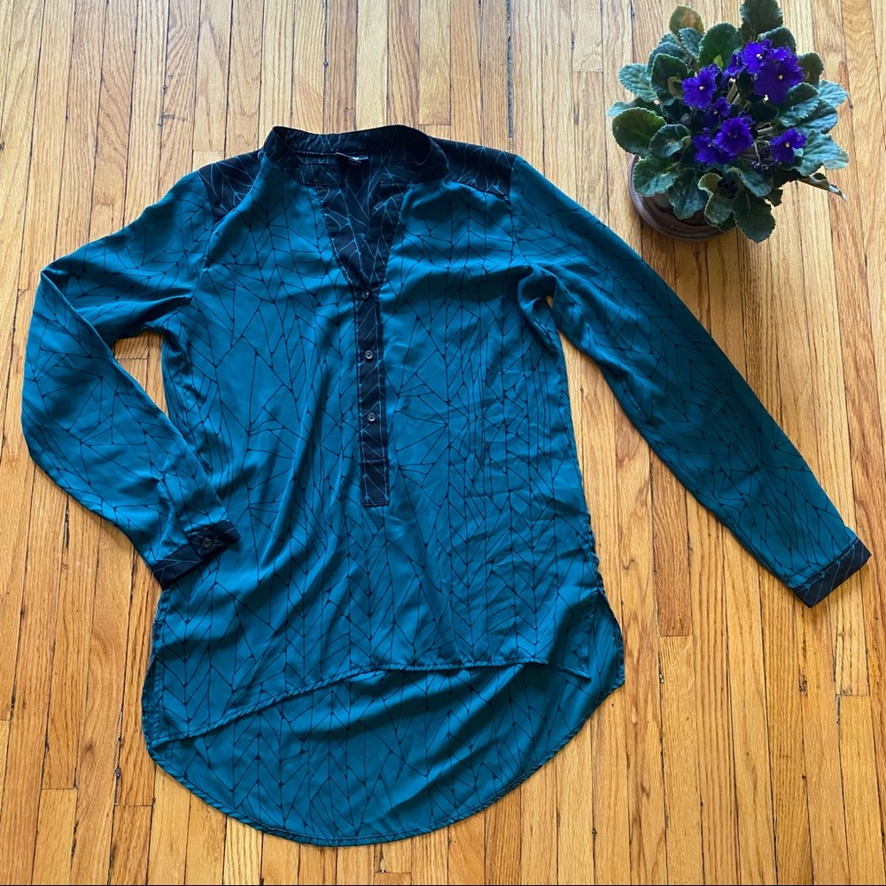 Mossimo Tunic Blouse, Geometric Print Green and Black, Professional Shirt